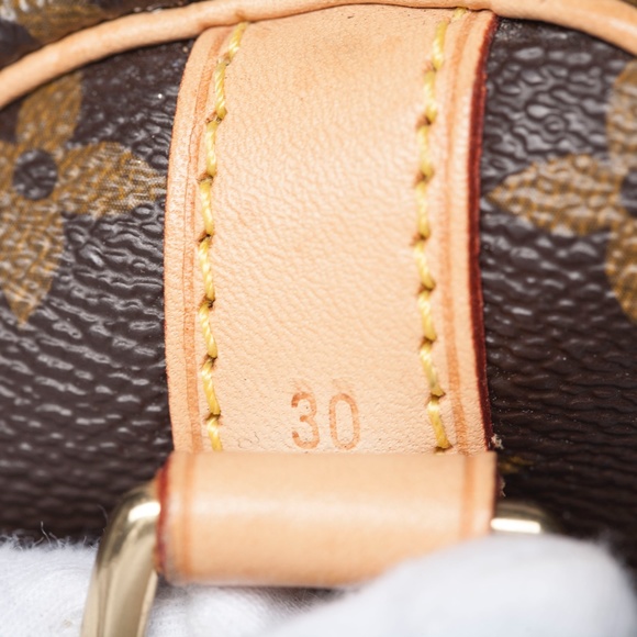 Authentic LOUIS VUITTON Monogram Canvas Speedy 30 Bandouliere Handbag - Picture 9 of 15